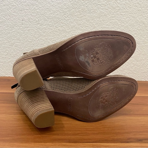 VINCE CAMUTO Perforated Tan Suede Heeled Booties Ankle Boots Women’s Size 7.5 - Picture 6 of 16